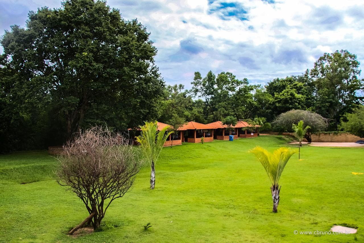 Hotel Pousada Sertão Veredas Buritizeiro Exterior foto